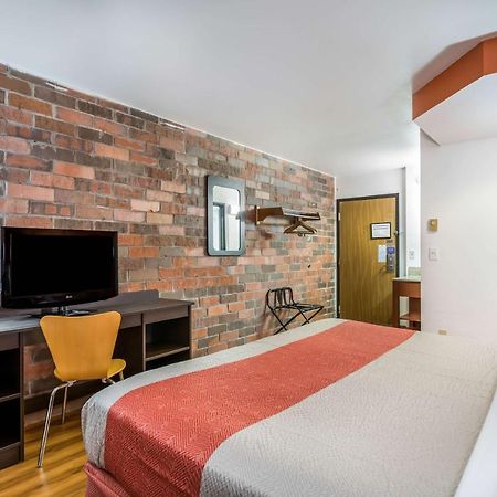 Motel 6-Madison, Wi - East Екстериор снимка