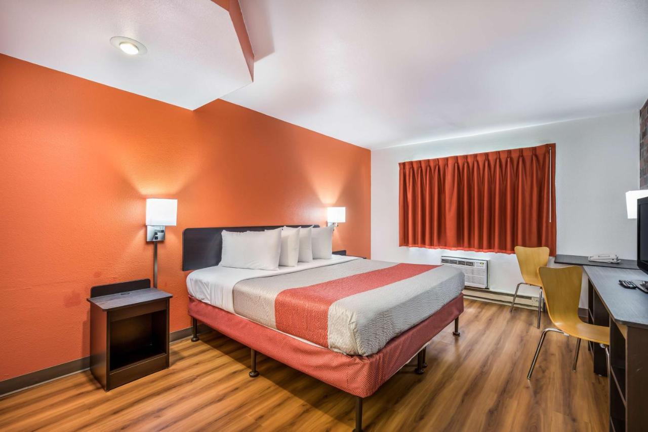Motel 6-Madison, Wi - East Екстериор снимка