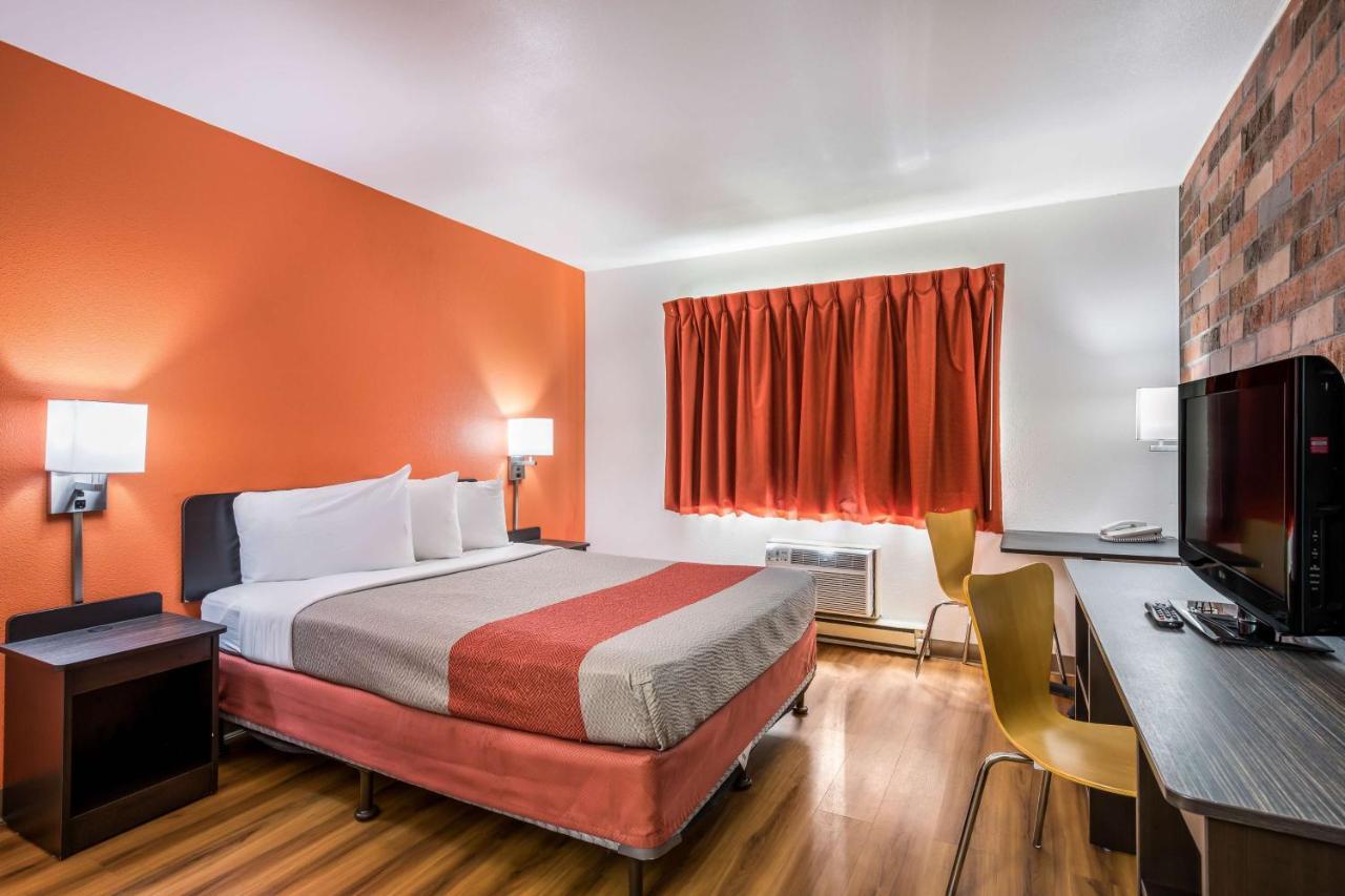 Motel 6-Madison, Wi - East Екстериор снимка