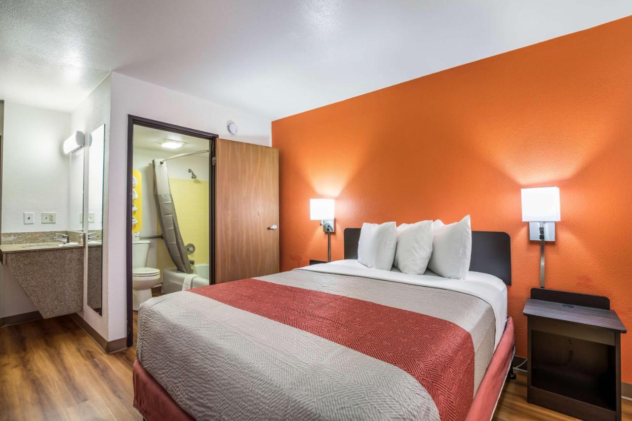 Motel 6-Madison, Wi - East Екстериор снимка
