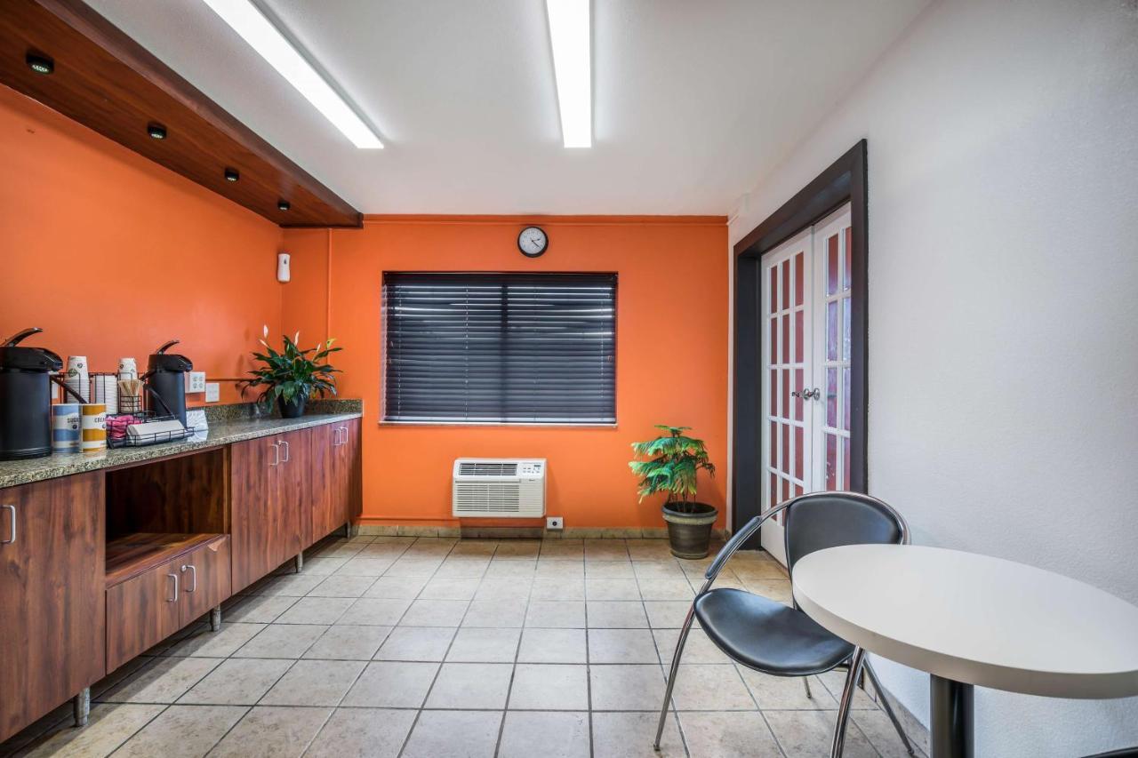 Motel 6-Madison, Wi - East Екстериор снимка