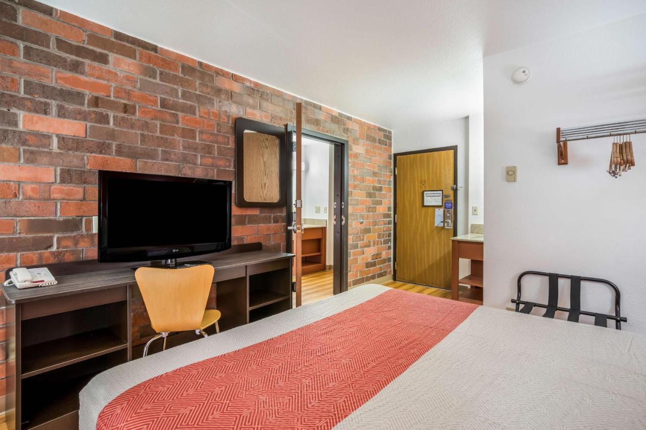 Motel 6-Madison, Wi - East Екстериор снимка