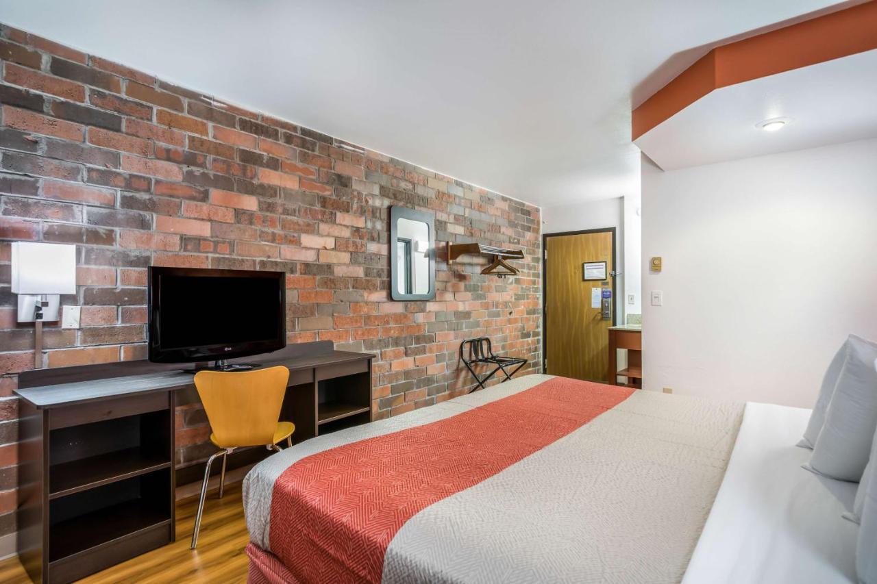 Motel 6-Madison, Wi - East Екстериор снимка